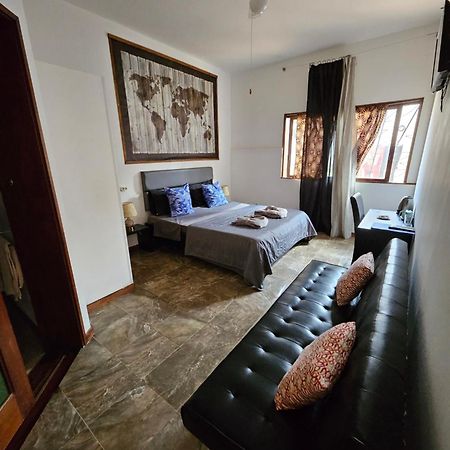 Blue Eagle Guesthouse - Casa De Hospedes Santa Maria Bagian luar foto