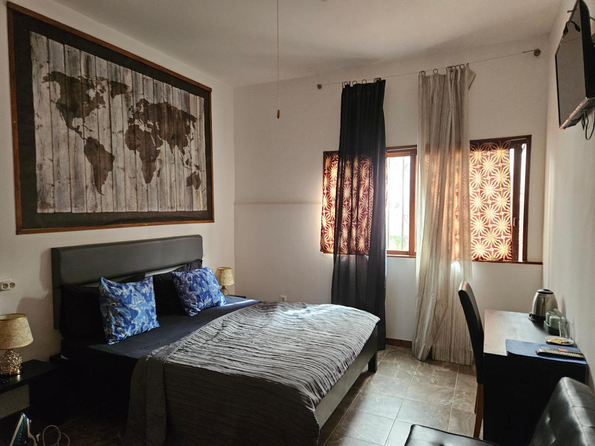 Blue Eagle Guesthouse - Casa De Hospedes Santa Maria Bagian luar foto