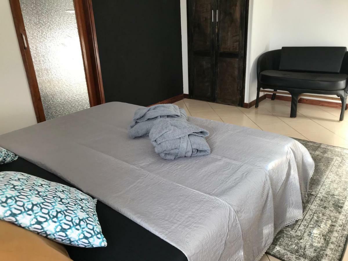 Blue Eagle Guesthouse - Casa De Hospedes Santa Maria Bagian luar foto